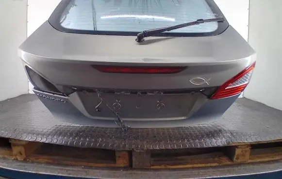 Ford Mondeo MK IV Tailgate/trunk/boot lid 
