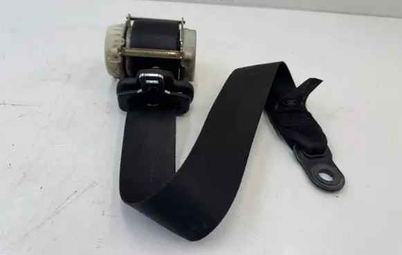 Ford Focus Front seatbelt 4M51A61295AK