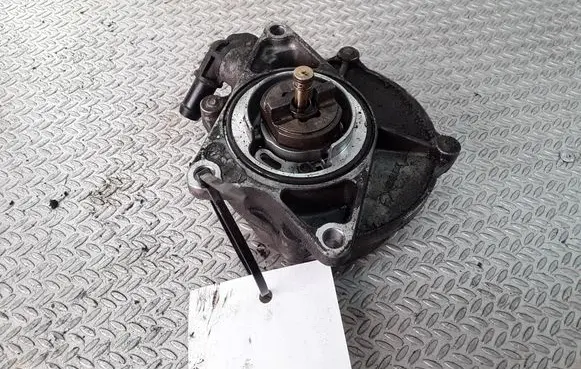 Audi A6 S6 C5 4B Vacuum pump 72260807A