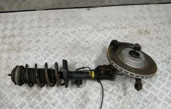 Fiat 500L Front wheel hub spindle knuckle
