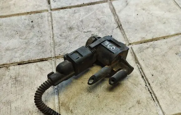 Skoda Octavia Mk1 (1U) Turbo solenoid valve 1J0906283C