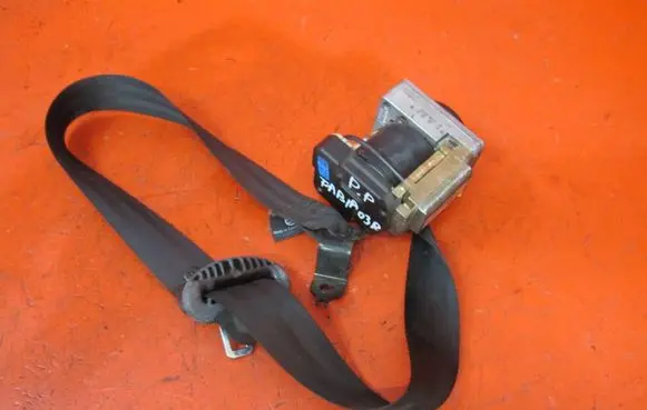 Skoda Fabia Mk1 (6Y) Front seatbelt 6Y0857702E