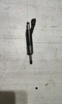 Peugeot 208 Fuel injector 9822715980