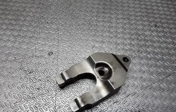 Nissan Navara D40 Fuel Injector clamp holder