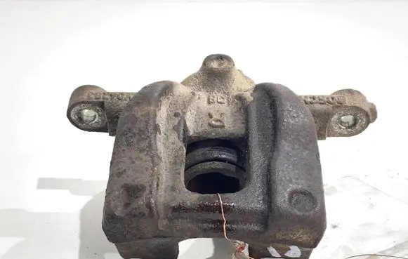 Honda CR-V Rear brake caliper