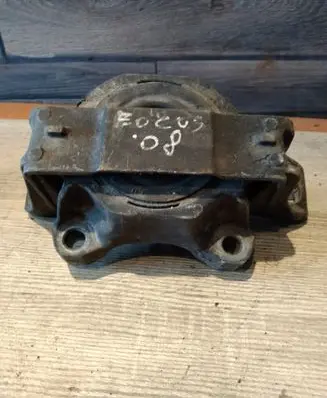 Ford Focus Engine mount bracket 4M516F012D 326C43
