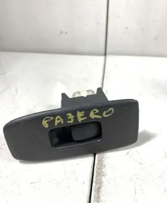 Mitsubishi Pajero Electric window control switch MR444892