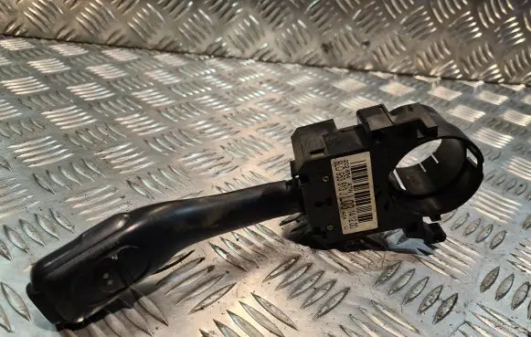 Volkswagen PASSAT B5 Indicator stalk 8L0953513J