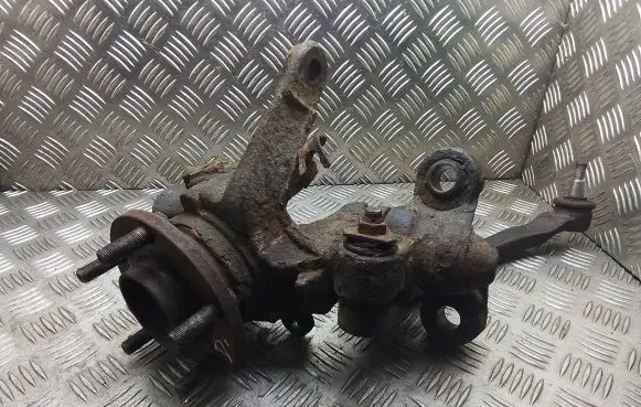 Nissan Primera Front wheel hub