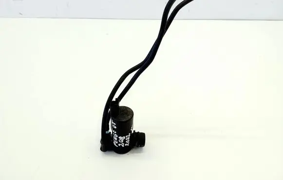 Peugeot 208 II Windscreen/windshield washer pump 9825893480