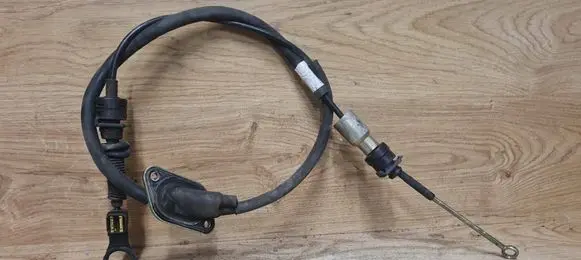 Gear shift cable linkage