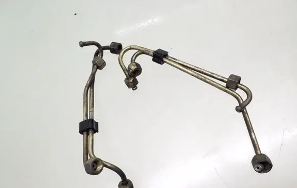 Volkswagen Golf IV Fuel injector supply line/pipe 