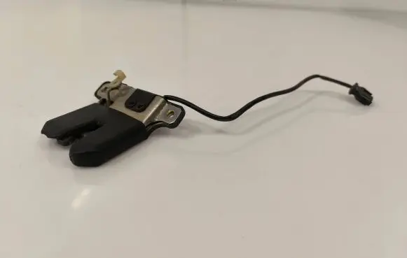 Audi A8 S8 D2 4D Tailgate/trunk/boot lock/catch/latch 4A5827505B