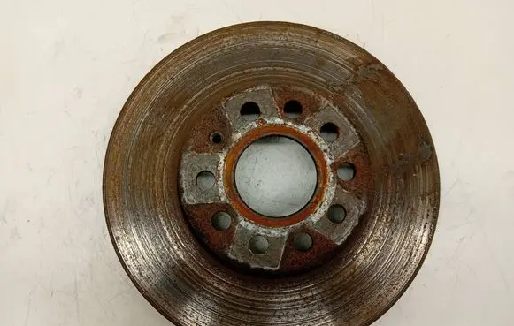 Volkswagen Golf V Front brake disc 