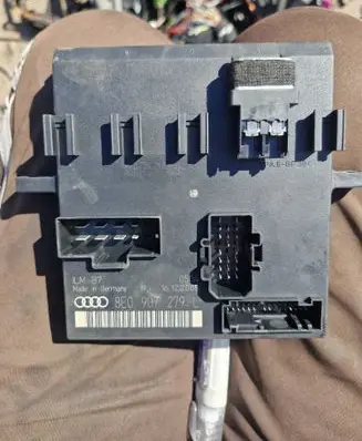 Audi A4 S4 B7 8E 8H Comfort/convenience module 8E0907279L
