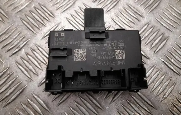 Audi e-tron Door control unit/module 4M0959795M
