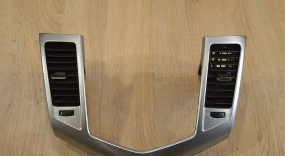 Chevrolet Cruze Dash center air vent grill