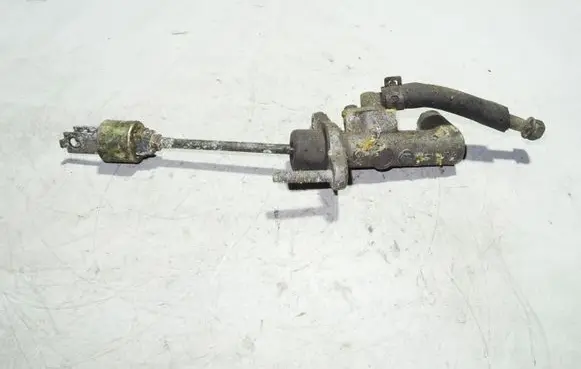Toyota Avensis T220 Clutch master cylinder 3145416010