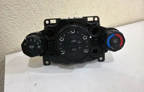 Ford Fiesta Climate control unit 8A6118549