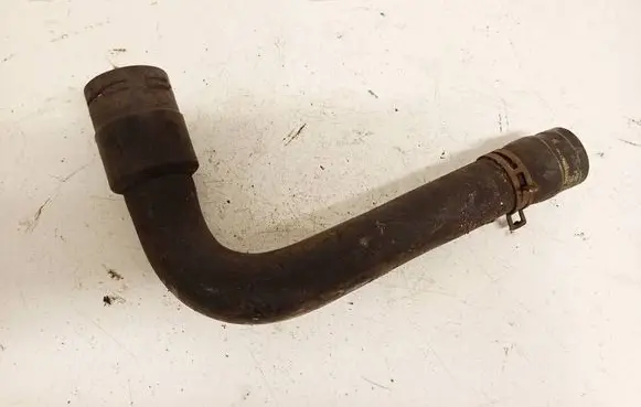 Volkswagen PASSAT B5 Engine coolant pipe/hose 8D0121101K