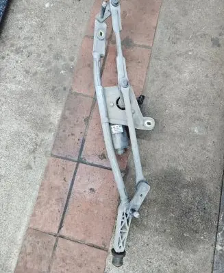 Volvo V70 Front wiper linkage and motor 09151848 404775