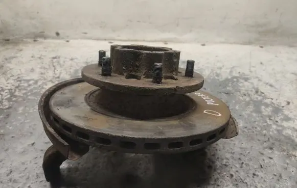 Mitsubishi Pajero Front wheel hub