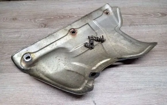 Volvo V70 Exhaust heat shield 30713157