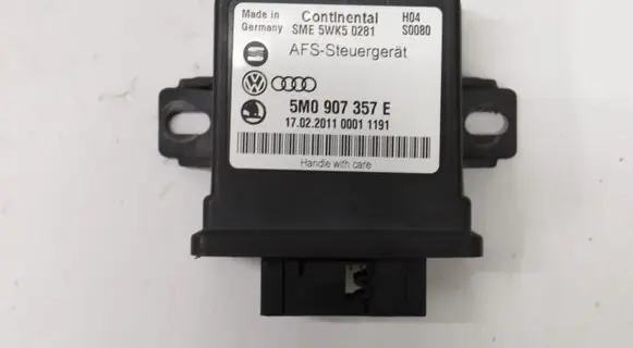 Volkswagen Touran II Light module LCM 5M0907357E