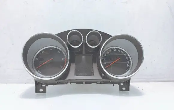 Opel Insignia A Speedometer (instrument cluster) 12844138