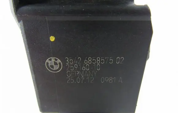 Accelerator throttle pedal