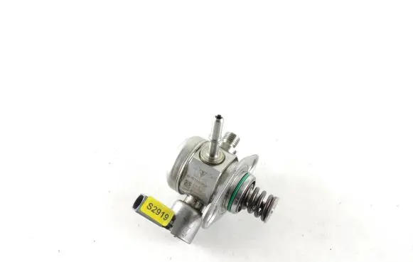 Porsche Macan (95B) Fuel injection high pressure pump 94611031561 2016685458 0261520304