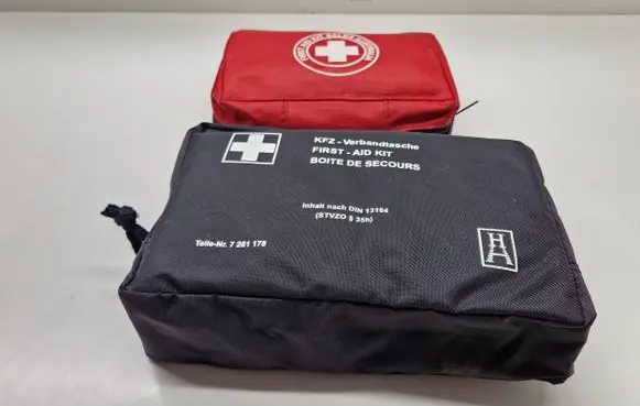 BMW X3 F25 First aid kit 7261178
