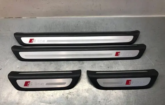 Audi Q3 8U sill trim set (inner) 8u0