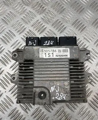 Nissan Juke I F15 Engine control unit/module DEA010570 3057861s1