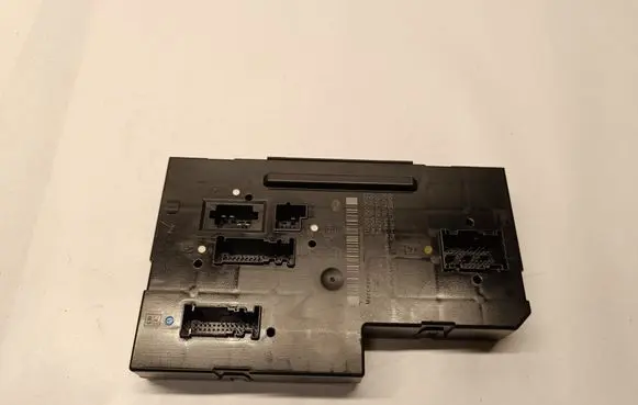Mercedes-Benz C W204 Fuse module 2049005003 A2049005003