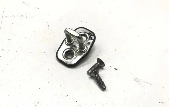 Citroen C5 X Front door lock loop/hook striker 9815463180