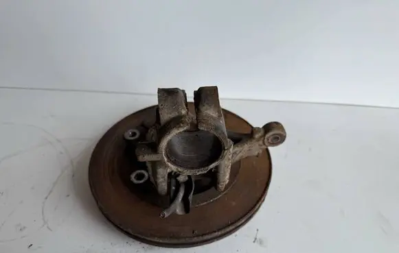 Peugeot 208 Front wheel hub