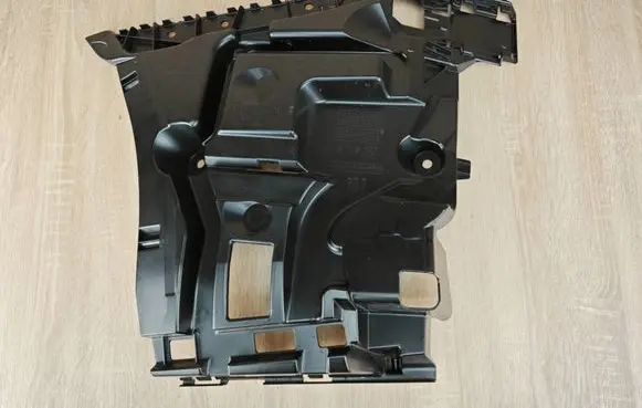 BMW 8 G16 Rear bumper mounting bracket 8075301