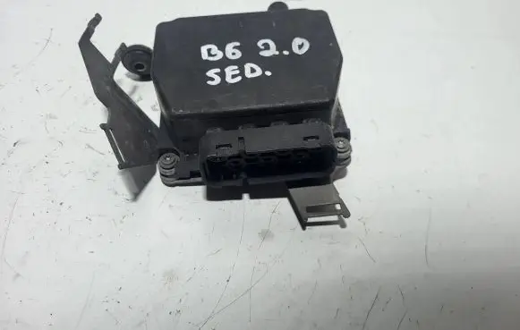Volkswagen Touran I Turbo solenoid valve 3C0906625 400434F