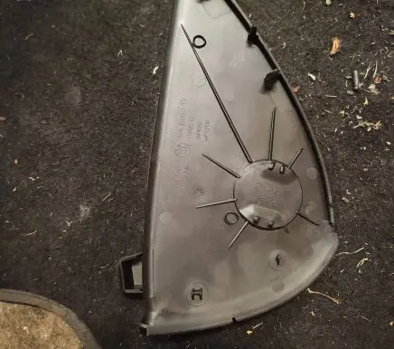 BMW 1 E81 E87 Dashboard side end trim 9124919 11242010