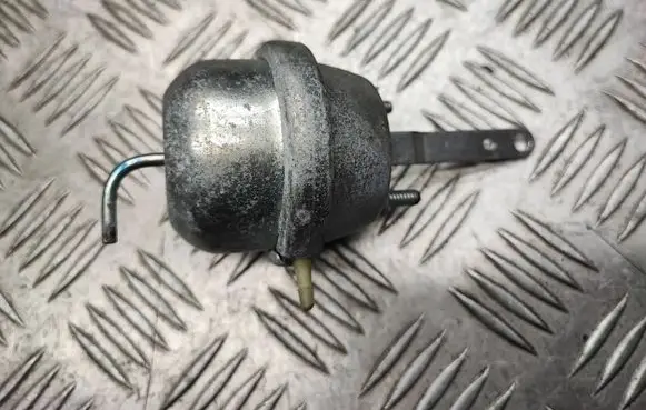 Ford Mondeo MK II Valve vacuum 3613513