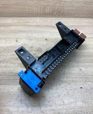 Renault Clio I Fuse box set 7703197669