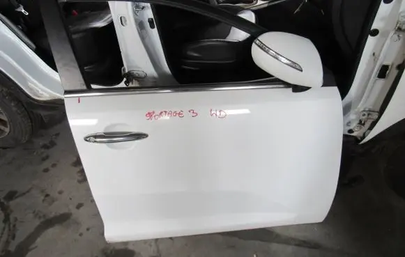 KIA Sportage Front door