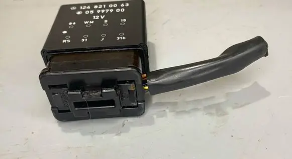 Mercedes-Benz E W124 Window wiper relay 1248210063