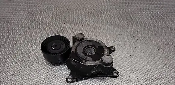 Toyota Avensis T270 Generator/alternator belt tensioner
