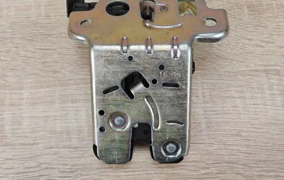 Audi A7 S7 4G Tailgate/trunk/boot lock/catch/latch 8R0827505A