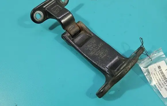 Rear door hinge set