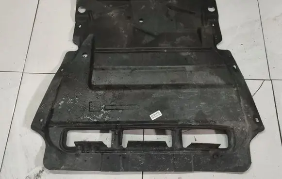 Citroen C8 Engine splash shield/under tray 