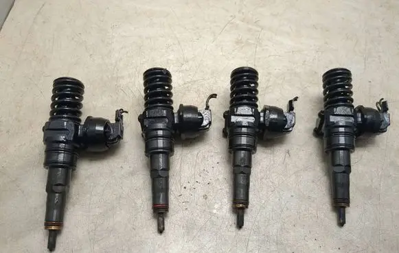 Volkswagen Golf V Fuel injectors set 0414720224