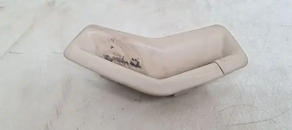 Volvo V70 Seat belt trim